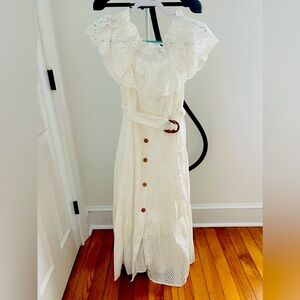 Brand NEW with Tags 
White cotton ilet dress
Size large